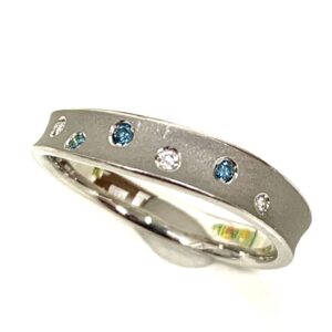 Pt900 メれダイヤ付きリング